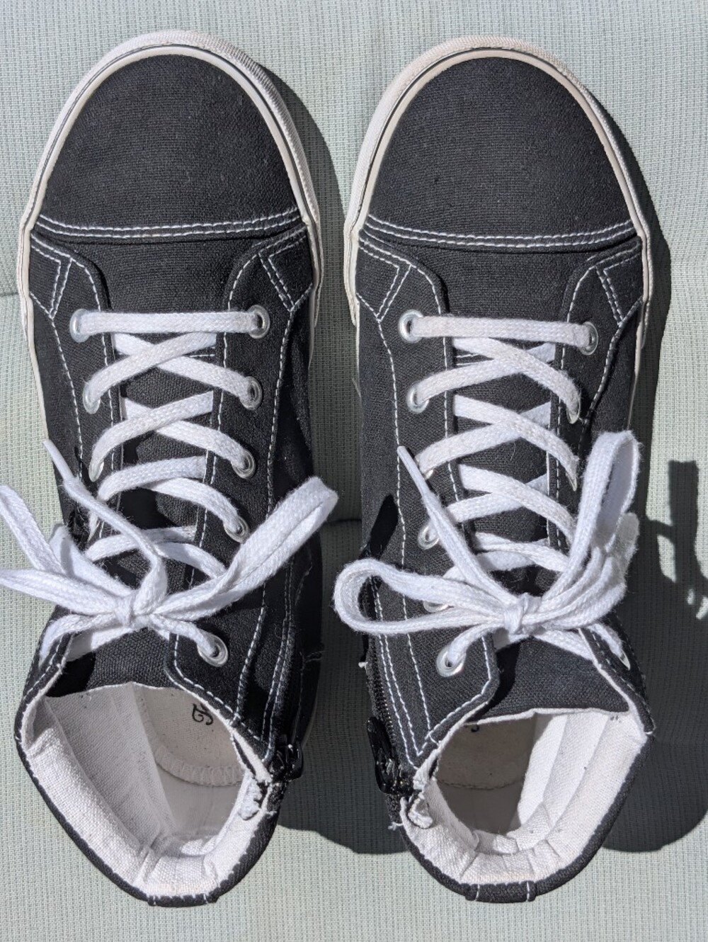 🖤Tommy Bahama High Top Sneakers Youth 4 Black Canvas Side Zip EUC